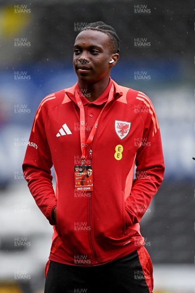 090925 - Wales v Canada -  International Friendly - Ronan Kpakio of Wales arrives at the stadium ahead of the match