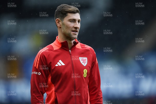 090925 - Wales v Canada -  International Friendly - Ben Davies of Wales arrives at the stadium ahead of the match