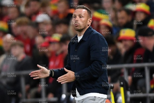 090925 - Wales v Canada -  International Friendly - Craig Bellamy, Wales Manager
