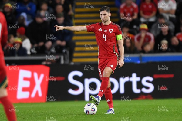 090925 - Wales v Canada -  International Friendly - Ben Davies of Wales