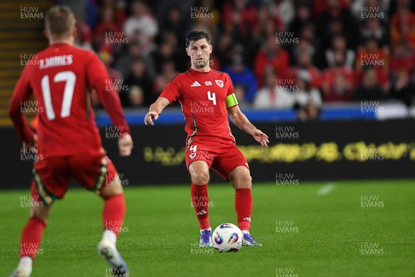090925 - Wales v Canada -  International Friendly - Ben Davies of Wales