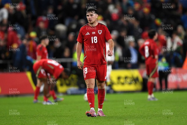 090925 - Wales v Canada -  International Friendly - Dejected Mark Harris of Wales