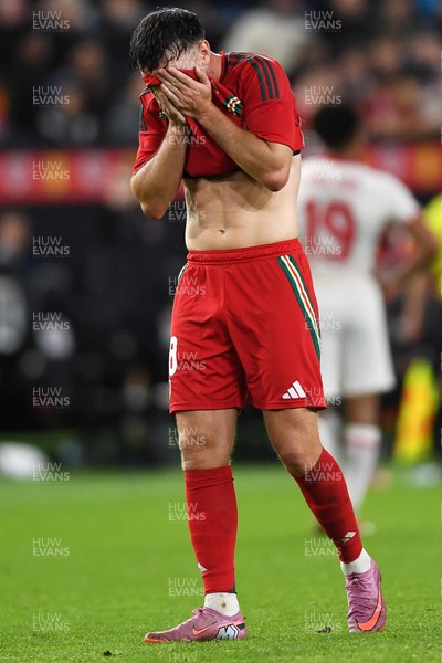 090925 - Wales v Canada -  International Friendly - Dejected Mark Harris of Wales