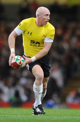 14.11.08 - Wales v Canada -  Invesco Perpetual Series 2008 - Wales' Tom Shanklin 