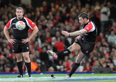 14.11.08 - Wales v Canada - Invesco Perpetual Series -  Canada's James Pritchard kicks for goal 