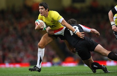 14.11.08 ... Wales v Canada, Invesco Perpetual International 2008 Wales' James Hook  is tackled by Canada's Bryn Keys  