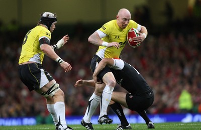 14.11.08 ... Wales v Canada, Invesco Perpetual International 2008 Wales' Tom Shanklin is tackled by Canada's Ciaran Hearn  