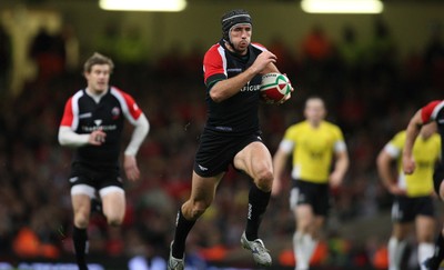 14.11.08 ... Wales v Canada, Invesco Perpetual International 2008 Canada's Ryan Smith races in to score try