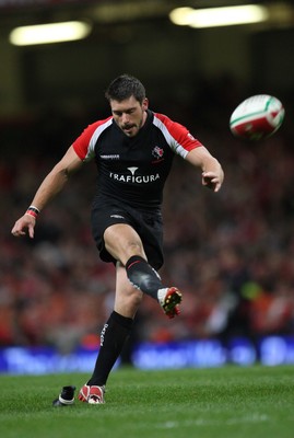 14.11.08 ... Wales v Canada, Invesco Perpetual International 2008 Canada's James Pritchard kicks conversion 