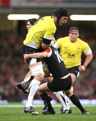 14.11.08 ... Wales v Canada, Invesco Perpetual International 2008 Wales' Luke Charteris  