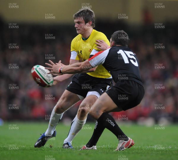 14.11.08 - Wales v Canada -  Invesco Perpetual Series 2008 - Wales' Dan Biggar takes on Canada's James Pritchard.  