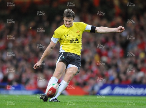 14.11.08 - Wales v Canada -  Invesco Perpetual Series 2008 - Wales' Dan Biggar kicks at goal.  
