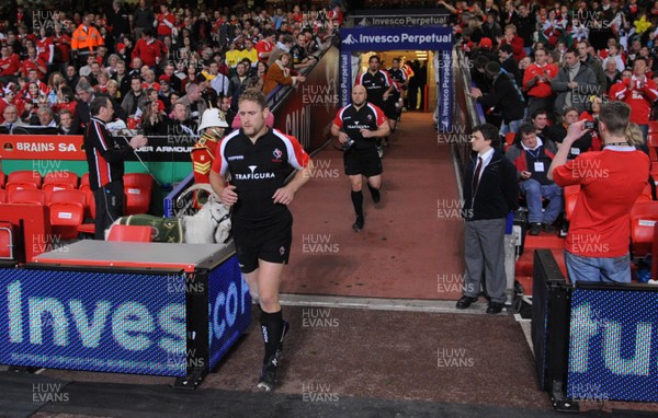 14.11.08 - Wales v Canada -  Invesco Perpetual Series 2008 - Canadian team run out. 