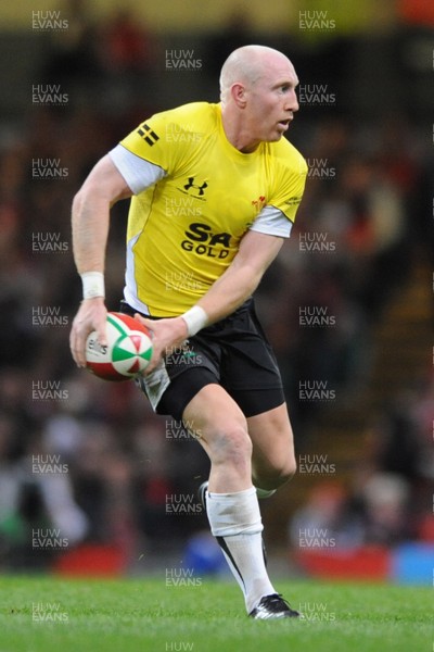 14.11.08 - Wales v Canada -  Invesco Perpetual Series 2008 - Wales' Tom Shanklin 