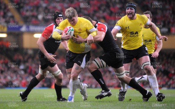 14.11.08 - Wales v Canada -  Invesco Perpetual Series 2008 - Wales' Richard Hibbard 