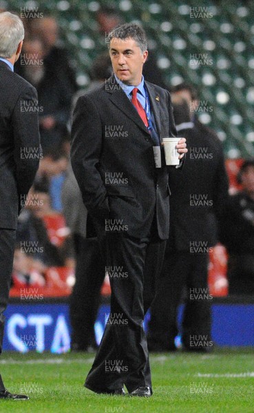 14.11.08 - Wales v Canada - Invesco Perpetual Series -  Canada High Performance director, Geriant John 
