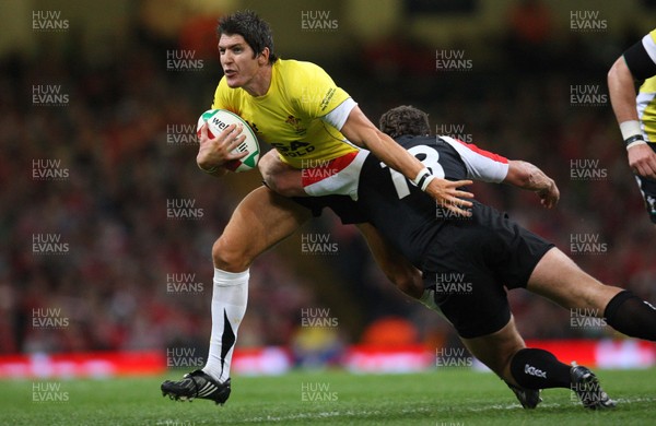 14.11.08 ... Wales v Canada, Invesco Perpetual International 2008 Wales' James Hook  is tackled by Canada's Bryn Keys  