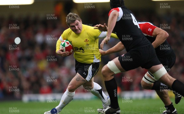 14.11.08 ... Wales v Canada, Invesco Perpetual International 2008 Wales' Richard Hibbard  takes on Canada's Jebb Sinclair and Canada's Tyler Hotson  