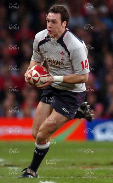 17.11.06 - Wales v Canada - Invesco Perpetual Series 2006 - Wales Mark Jones 