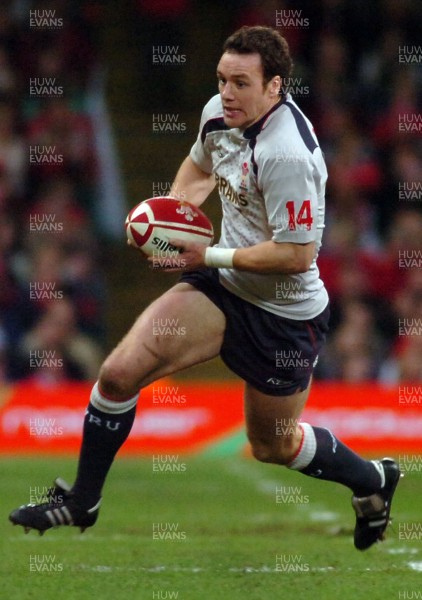 17.11.06 - Wales v Canada - Invesco Perpetual Series 2006 - Wales Mark Jones 