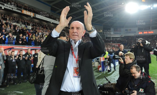 290212 - Wales v Costa Rica -Gary Speed's father Roger applauds the crowd