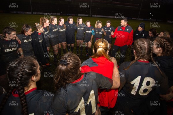 231119 - Wales Women v Crawshay's Women - Wales Women's Coach Chris Horsman talks to his team at the end of the match