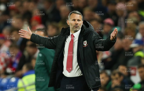 131019 - Wales v Croatia, UEFA Euro 2020 Qualifier - Wales coach Ryan Giggs reacts during the match