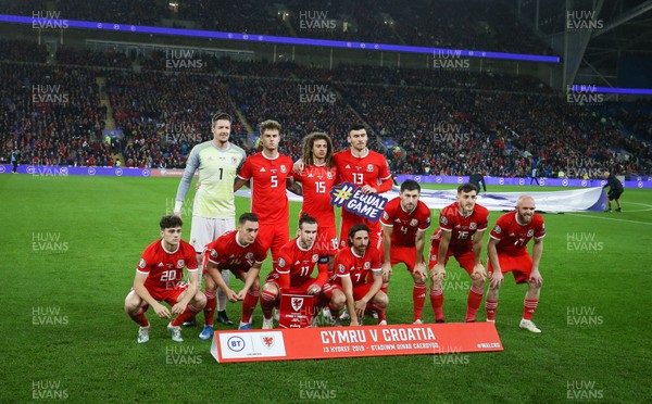 131019 - Wales v Croatia, UEFA Euro 2020 Qualifier - The Wales team at the start of the match
