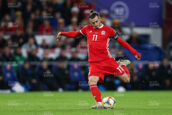 131019 - Wales v Croatia, UEFA Euro 2020 Qualifier - Gareth Bale of Wales takes a free kick