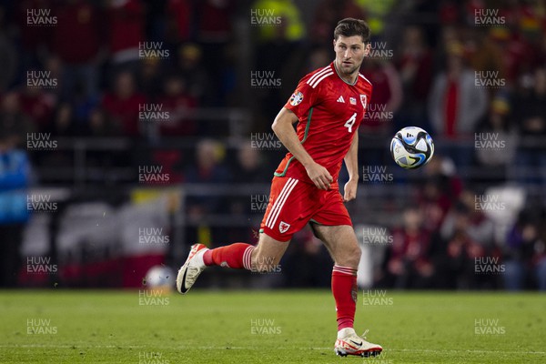 151023 - Wales v Croatia - European Championship Qualifier - Wales' Ben Davies in action