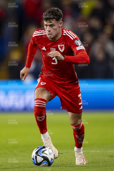 151023 - Wales v Croatia - European Championship Qualifier - Wales' Neco Williams in action