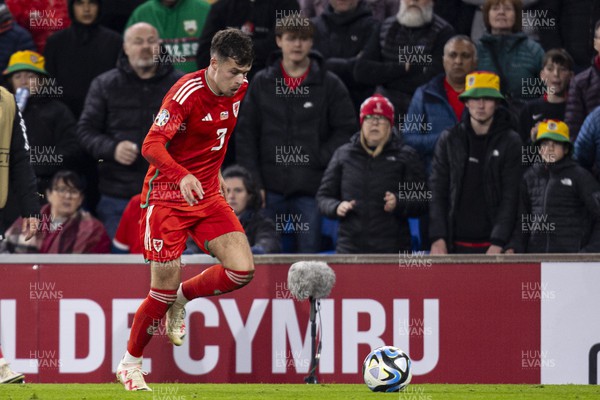 151023 - Wales v Croatia - European Championship Qualifier - Wales' Neco Williams in action