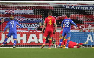 260313 - Wales v Croatia, World Cup Qualifier, Swansea - Croatia's Eduardo scores his teams second goal