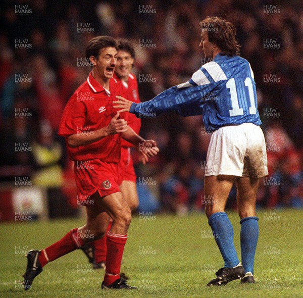 131093 - Wales v Cyprus - FIFA World Cup Qualifier - Ian Rush of Wales celebrates scoring second goal