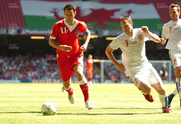 02.06.07 - Wales v Czech Republic - UEFA Euro 2008 Qualifying, Group D - Wales' Ryan Giggs takes on Jan Polak 