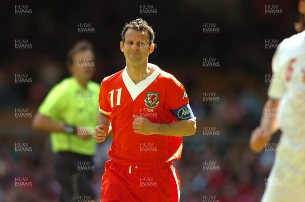 02.06.07 - Wales v Czech Republic - UEFA Euro 2008 Qualifying, Group D - Wales' Ryan Giggs shows his disappointment at a missed chance 
