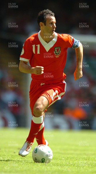 02.06.07 - Wales v Czech Republic - UEFA Euro 2008 Qualifying, Group D - Wales' Ryan Giggs breaks away 
