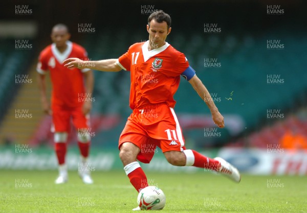 02.06.07 - Wales v Czech Republic - UEFA Euro 2008 Qualifying, Group D - Wales' Ryan Giggs tries a shot at goal 