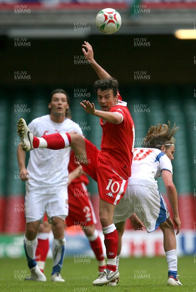 02.06.07. Wales v Czech Republic, Euro 2008 Qualifyer Wales' Simon Davies wins the ball from Czech Republics' Jaroslav Plasil 