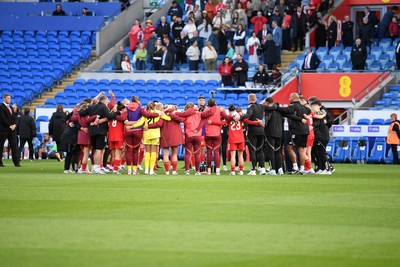 090626 - Wales Women v Czech Republic Women - 2027 FIFA Women's World Cup Qualifying - Wales huddle at full time