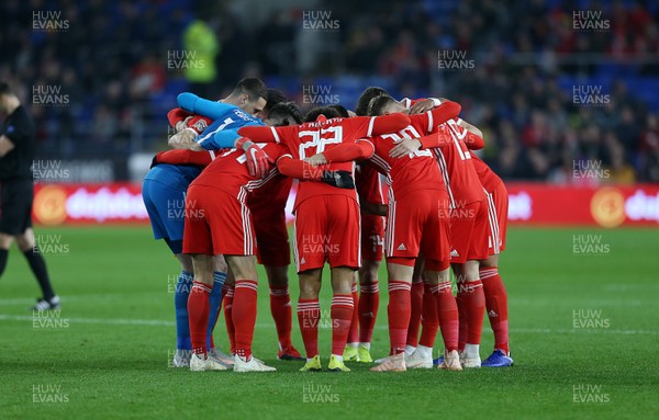 161118 - Wales v Denmark - UEFA Nations League B - Wales team huddle