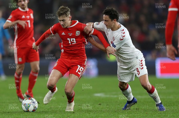 161118 - Wales v Denmark - UEFA Nations League B - David Brooks of Wales is challenged by Thomas Delaney of Denmark