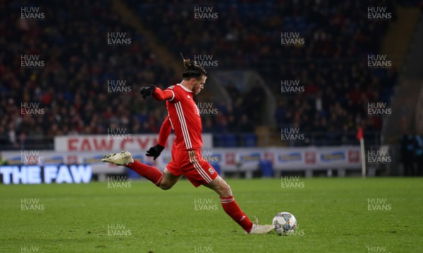 161118 - Wales v Denmark - UEFA Nations League B - Gareth Bale of Wales takes a free kick