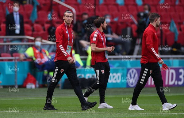 260621 - Wales v Denmark - European Championship - Round of 16 - Gareth Bale on the pitch before the game