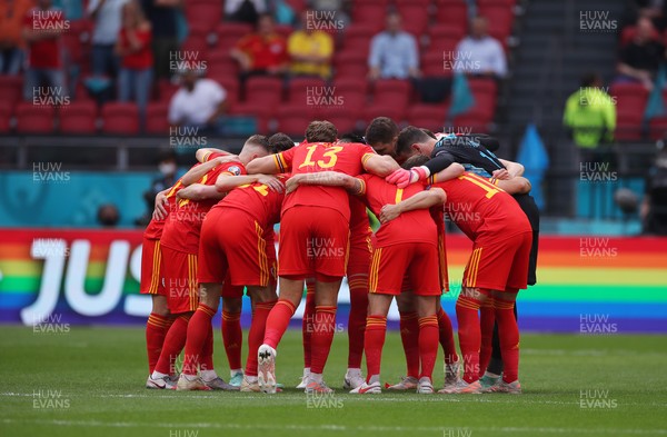 260621 - Wales v Denmark - European Championship - Round of 16 - Wales team huddle