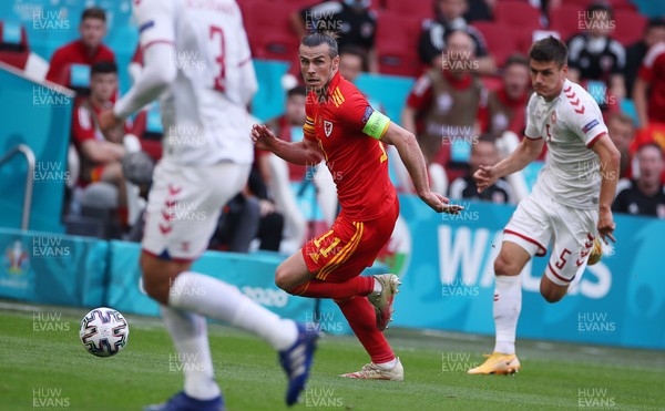 260621 - Wales v Denmark - European Championship - Round of 16 - Gareth Bale of Wales makes a break