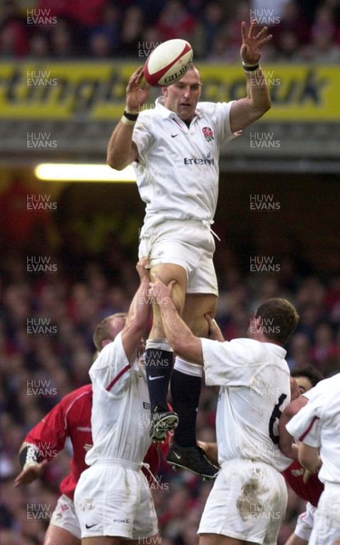 030201 - Wales v England - Six Nations - Lawrence Dallaglio takes line out ball