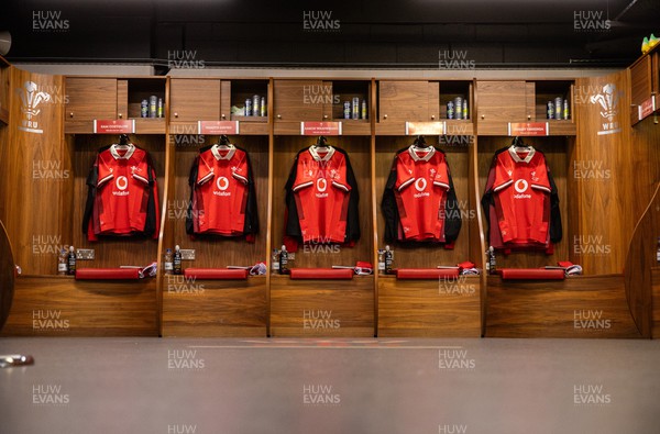 050823 - Wales v England - Vodafone Summer Series - Dressing room pre kick off