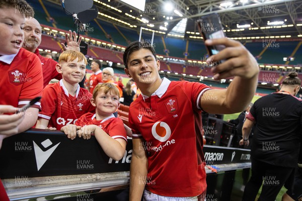 050823 - Wales v England - Vodafone Summer Series - Louis Rees-Zammit of Wales with fans at full time