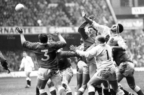 070387 - Wales v England - Five Nations -  Robert Norster of Wales and Wade Dooley of England compete for the ball